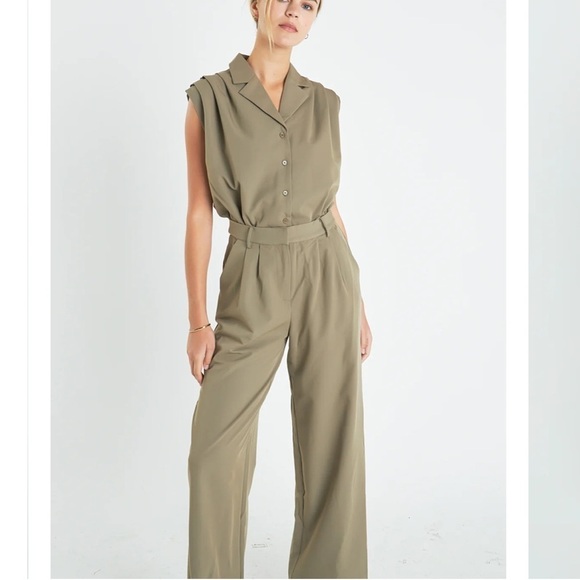 English Factory PLEATED SLEEVELESS JUMPSUIT Size S - Picture 1 of 6